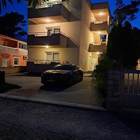 Apartmani Vukadin Vir Luaran gambar